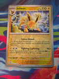 Jolteon Reverse Holo Rare SV: Scarlet & Violet 151 135/165 NM