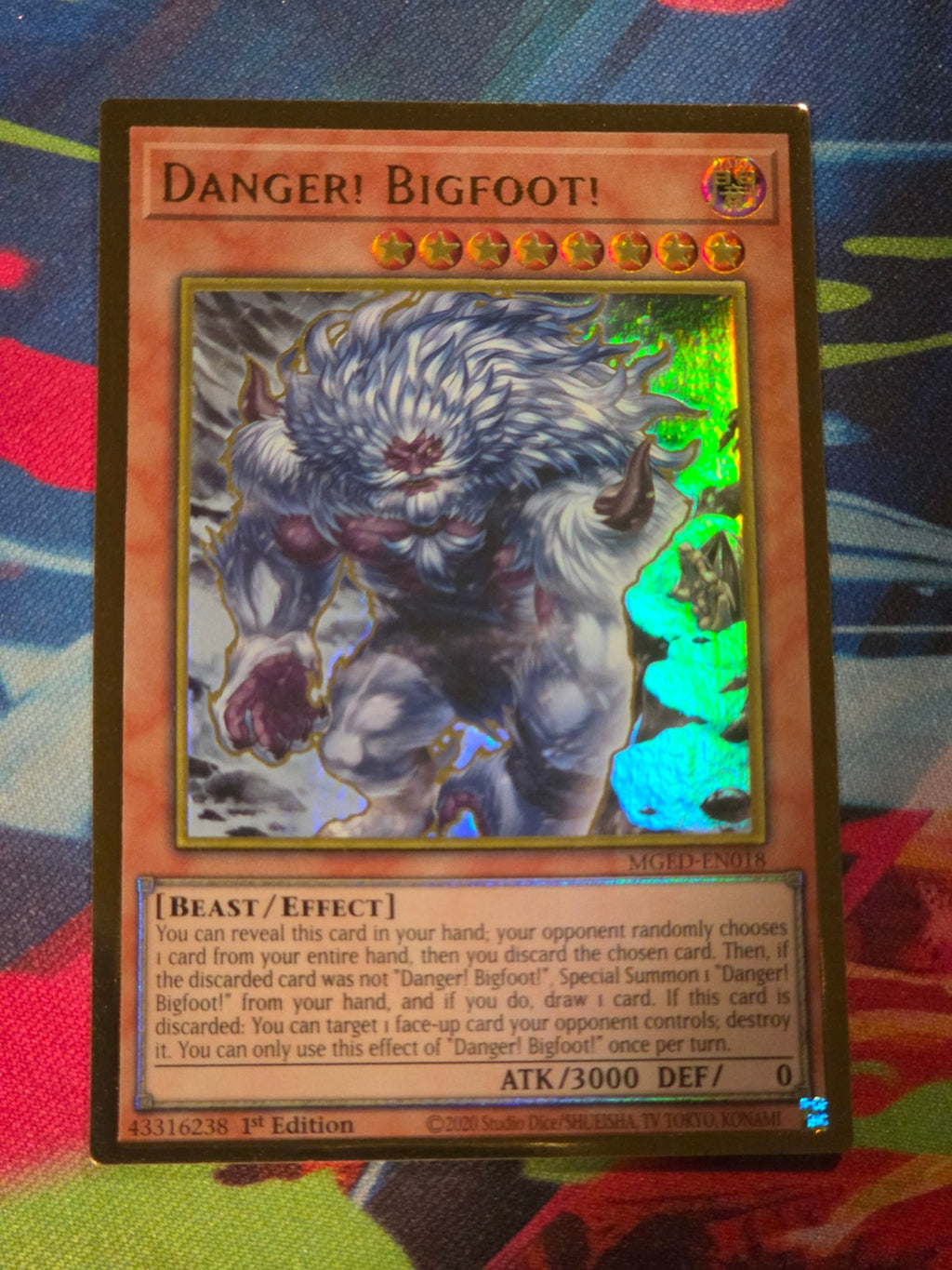 Danger! Bigfoot! (Alternate Art) Premium Gold Rare Maximum Gold: El Dorado MGED-EN018 1st Edition LP Yu-Gi-Oh!